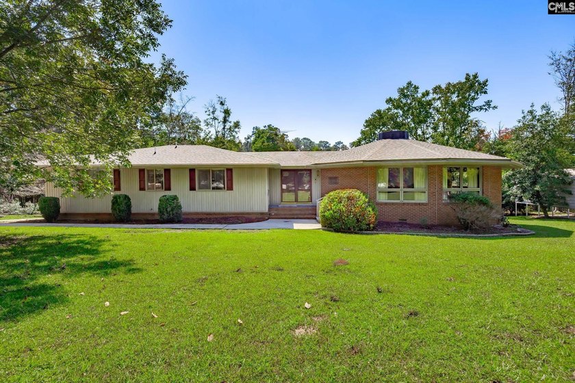 Discover 539 Circle H Woods in Prosperity where timeless design - photo 2