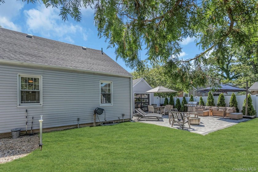 Welcome to this completely updated Cape in the Terrace area of - photo 17