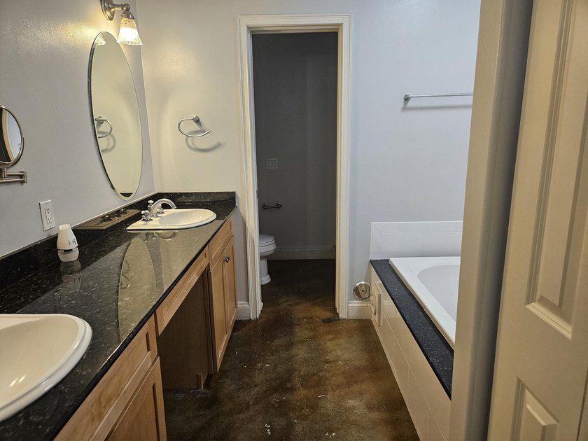 Welcome to SoNew Lofts in the heart of Fort Lauderdale! This - photo 25