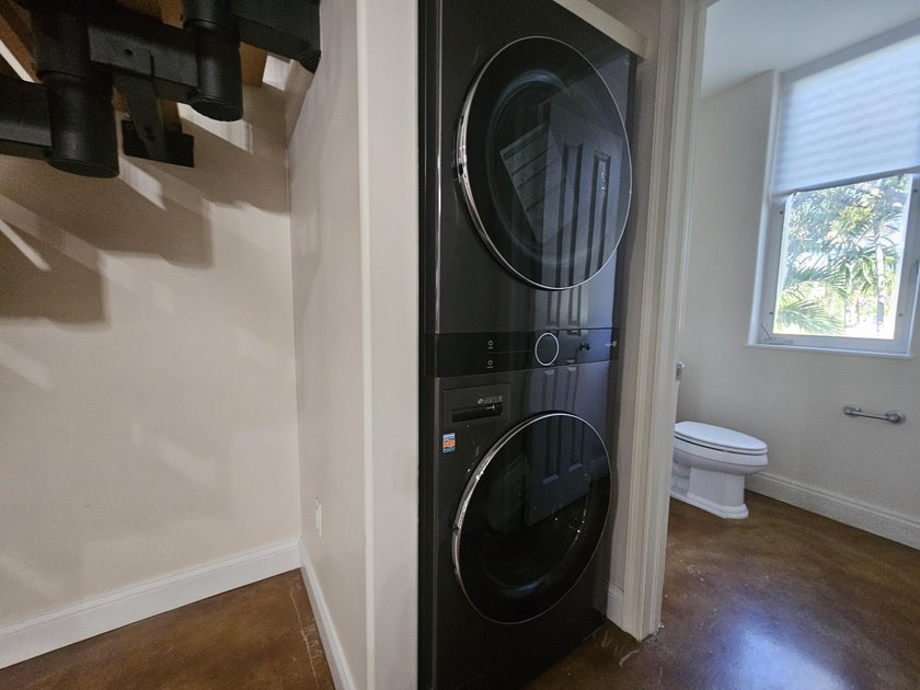 Welcome to SoNew Lofts in the heart of Fort Lauderdale! This - photo 27