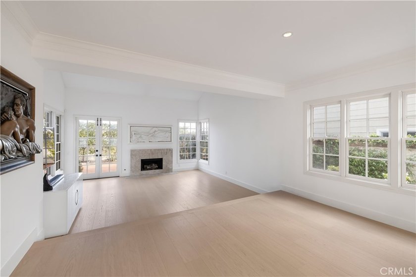 Set within the gated and private community of Belcourt, this - photo 2