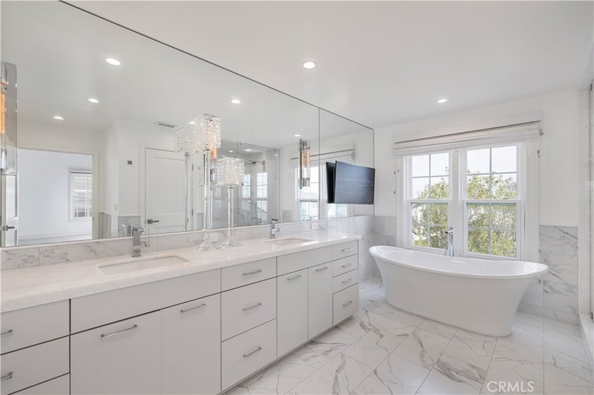 Set within the gated and private community of Belcourt, this - photo 9