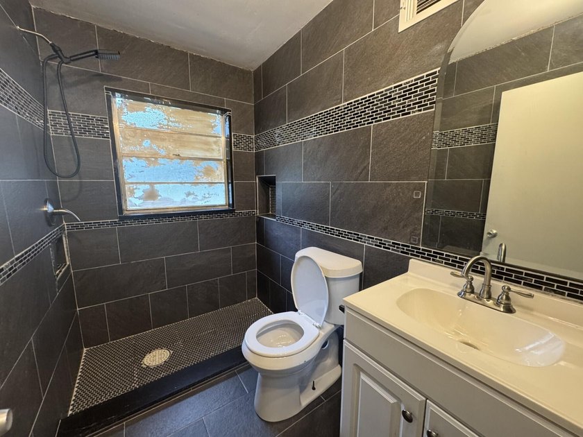 Wonderful 3/2 house, located just minutes from I-95 and Virginia - photo 15