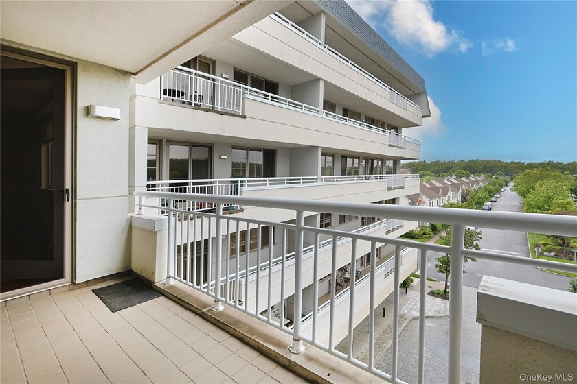 Newly Reduced...Location, Location, Location! Located on the 4th - photo 10