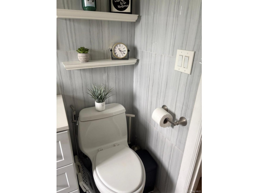 This well-maintained 3-bedroom, 1 full bath, and 2 half-bath - photo 7