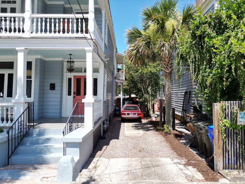Historic Downtown Charleston 1890 home w/ ADU in the - photo 4