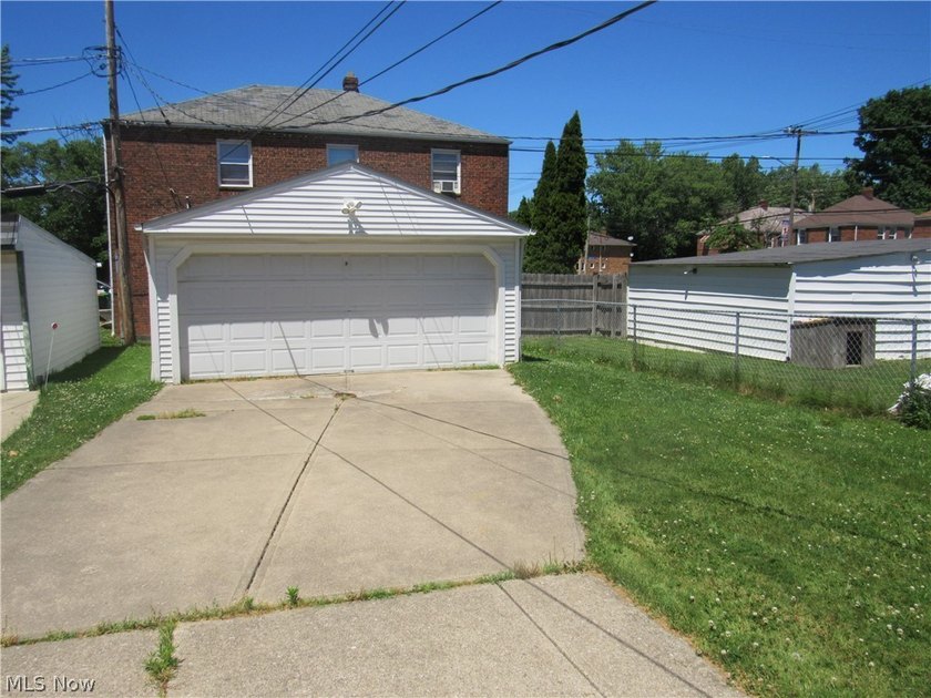 Don't miss out on this half-duplex conveniently located on a - photo 2
