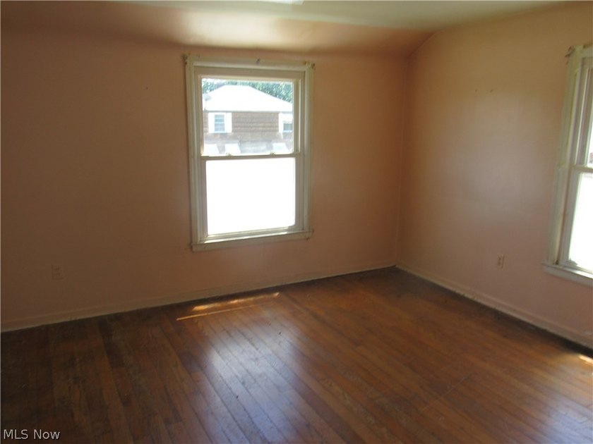 Don't miss out on this half-duplex conveniently located on a - photo 9