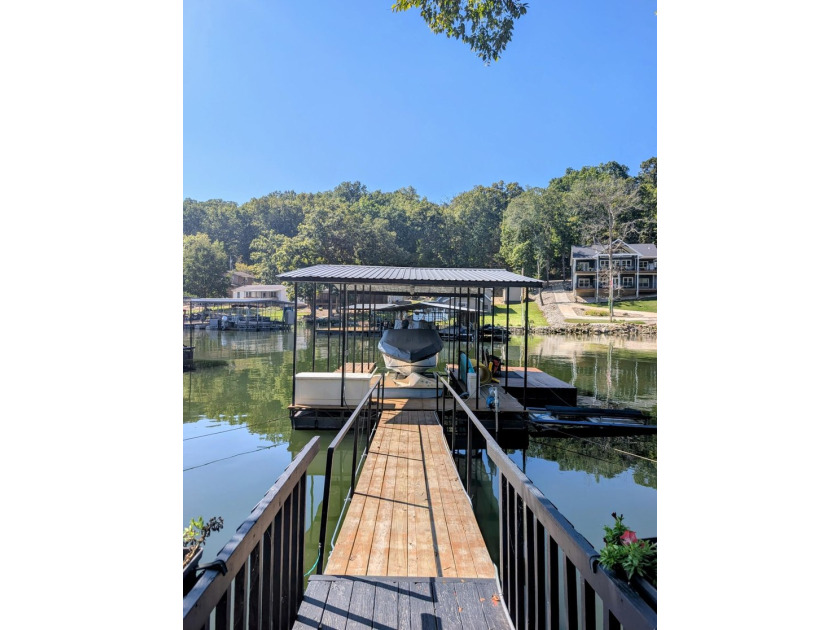 Beautifully landscaped lakefront home centrally located just - photo 7