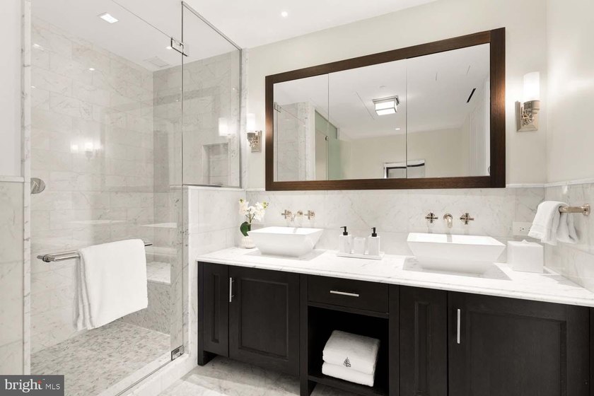 TWO-BEDROOM CORNER UNIT MODEL WITH BALCONY AVAILABLE! Welcome to - photo 14