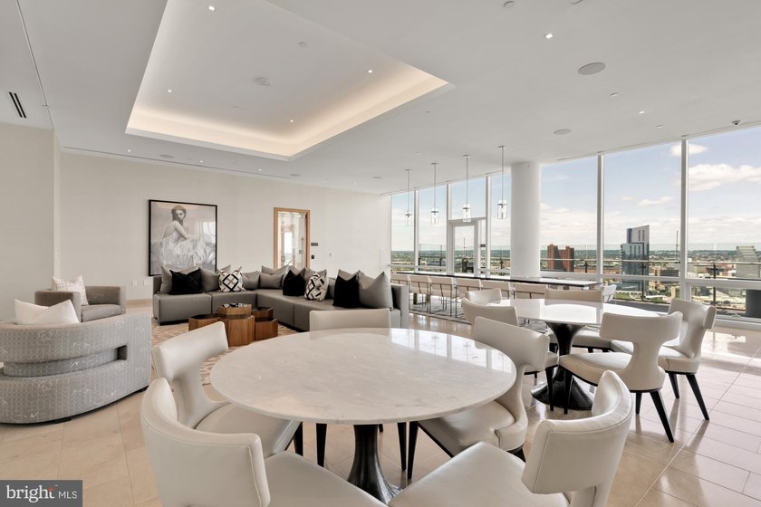 TWO-BEDROOM CORNER UNIT MODEL WITH BALCONY AVAILABLE! Welcome to - photo 28