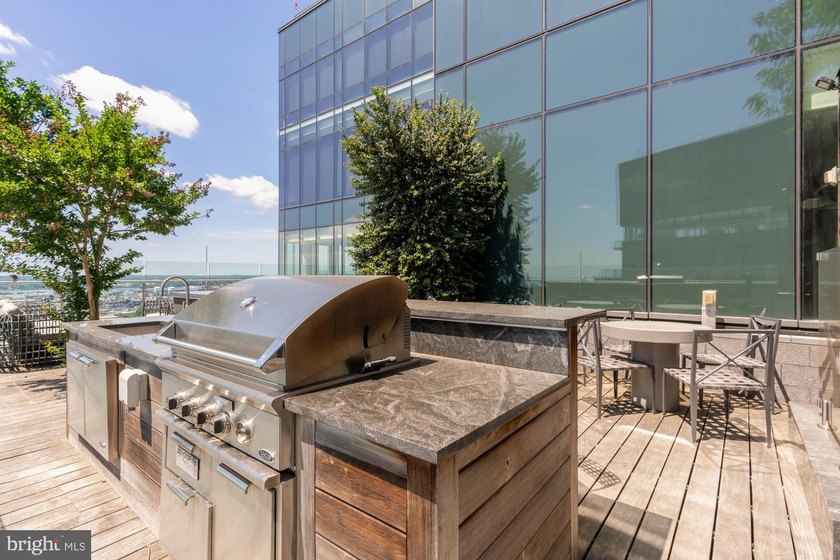 TWO-BEDROOM CORNER UNIT MODEL WITH BALCONY AVAILABLE! Welcome to - photo 38