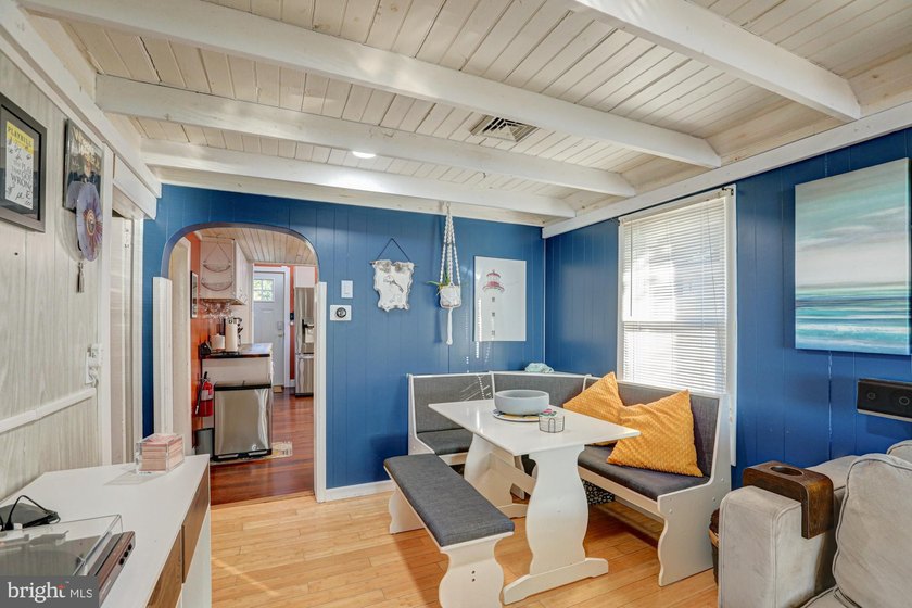 Enjoy waterfront living in this beautifully renovated cottage - photo 6