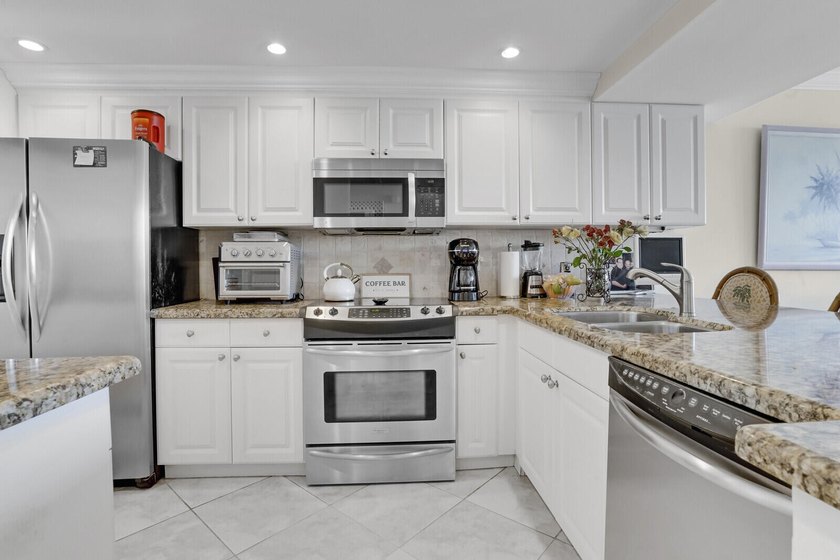 Introducing G305, a 2BR/2BA condo in the Yacht &amp; Racquet Club of - photo 16