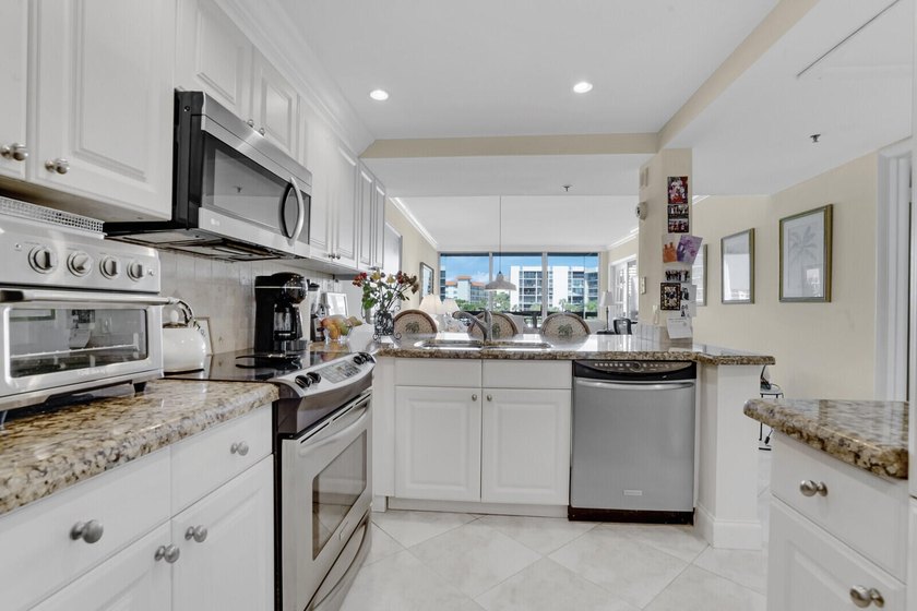 Introducing G305, a 2BR/2BA condo in the Yacht &amp; Racquet Club of - photo 18
