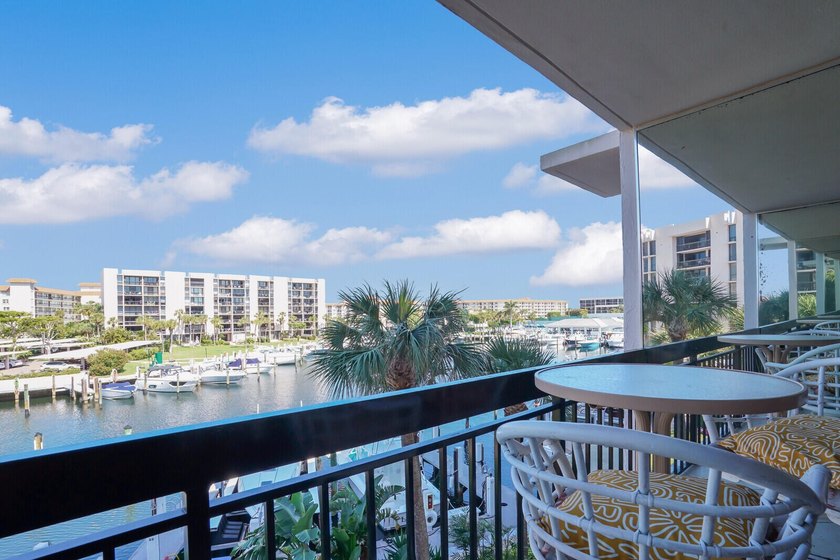 Introducing G305, a 2BR/2BA condo in the Yacht &amp; Racquet Club of - photo 25