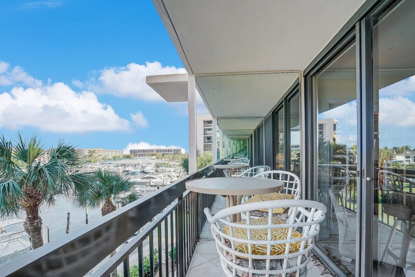 Introducing G305, a 2BR/2BA condo in the Yacht &amp; Racquet Club of - photo 26