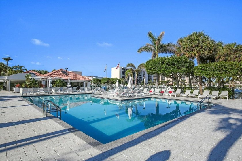 Introducing G305, a 2BR/2BA condo in the Yacht &amp; Racquet Club of - photo 37