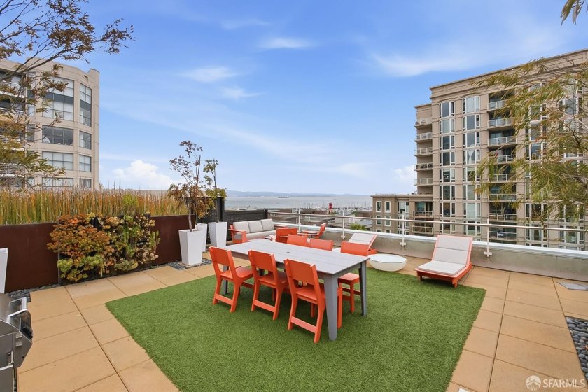 Welcome to 72 Townsend, a boutique mid-rise residence in the - photo 38