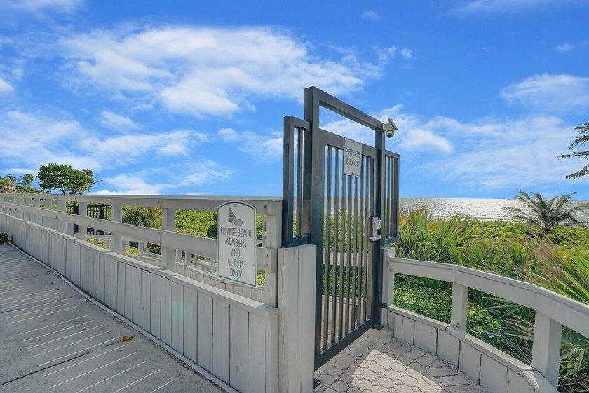 Introducing G305, a 2BR/2BA condo in the Yacht &amp; Racquet Club of - photo 49