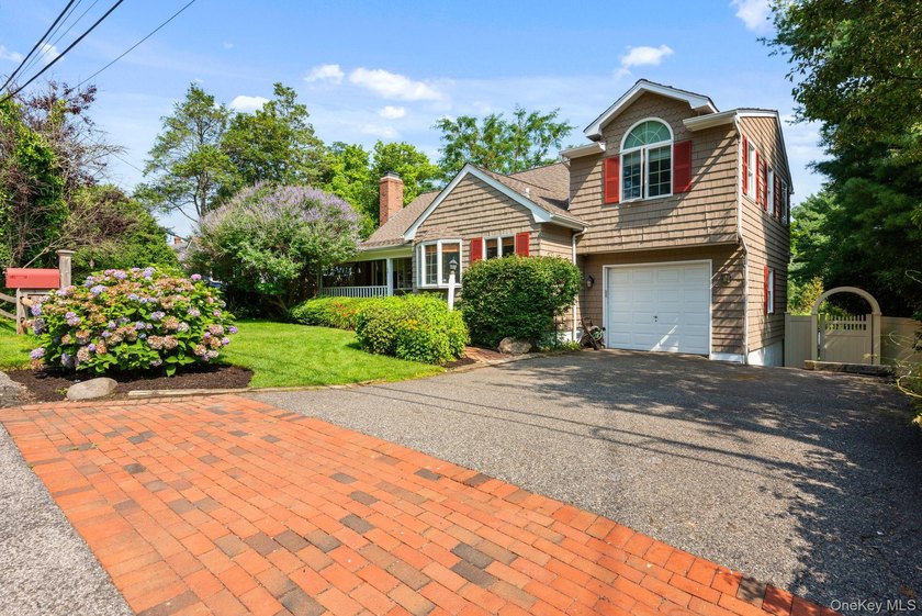 Step into this beautifully renovated 3-bedroom, 2-bath home - photo 2