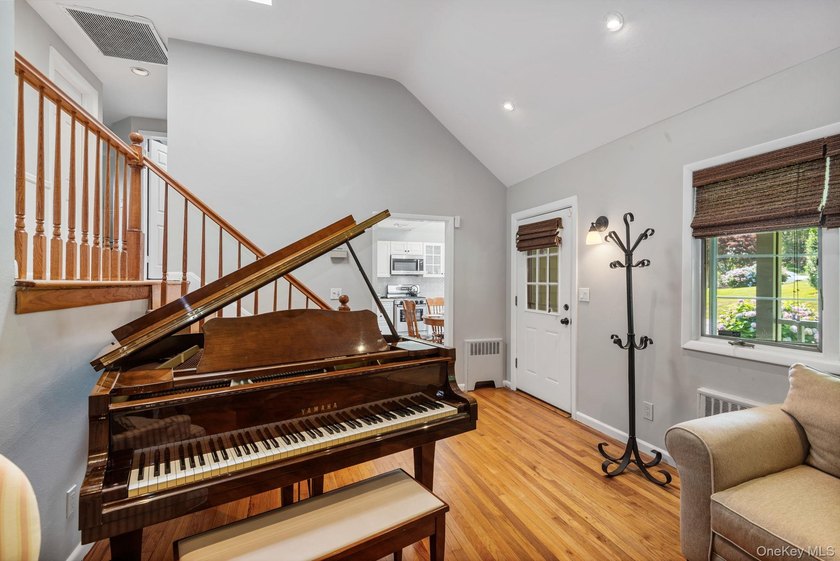Step into this beautifully renovated 3-bedroom, 2-bath home - photo 6