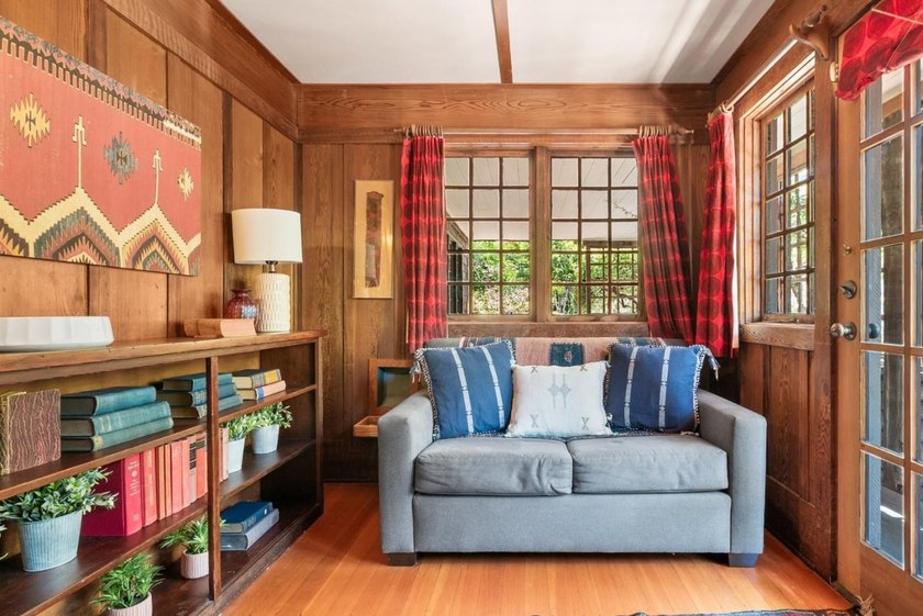 Rich in character &amp; timeless appeal, this Arts &amp; Crafts-style - photo 17