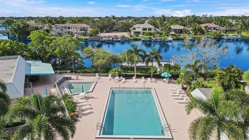 Welcome to Riverbend Country Club. A vibrant, active &amp; social - photo 4