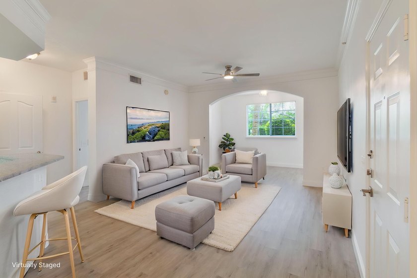 Spacious first floor 1 bedroom 1 bathroom condo plus open den in - photo 7