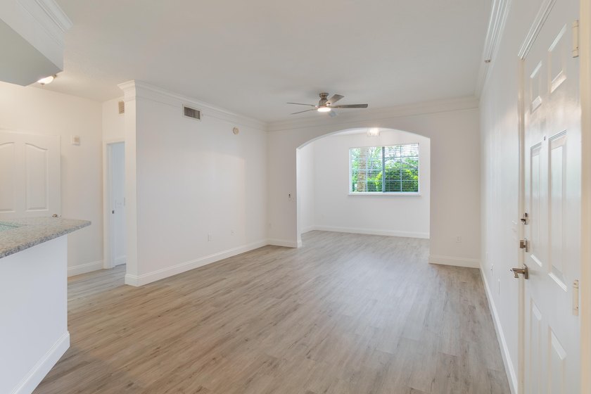 Spacious first floor 1 bedroom 1 bathroom condo plus open den in - photo 8
