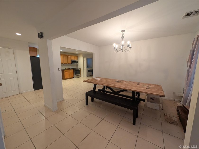 Expanded splanch single family includes 4 bedrooms, 2 &amp; half - photo 4