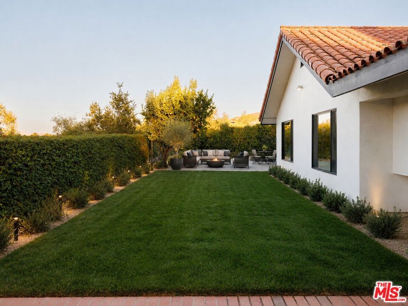 Set at the end of a quiet cul-de-sac in North Ranch Proper, this - photo 31