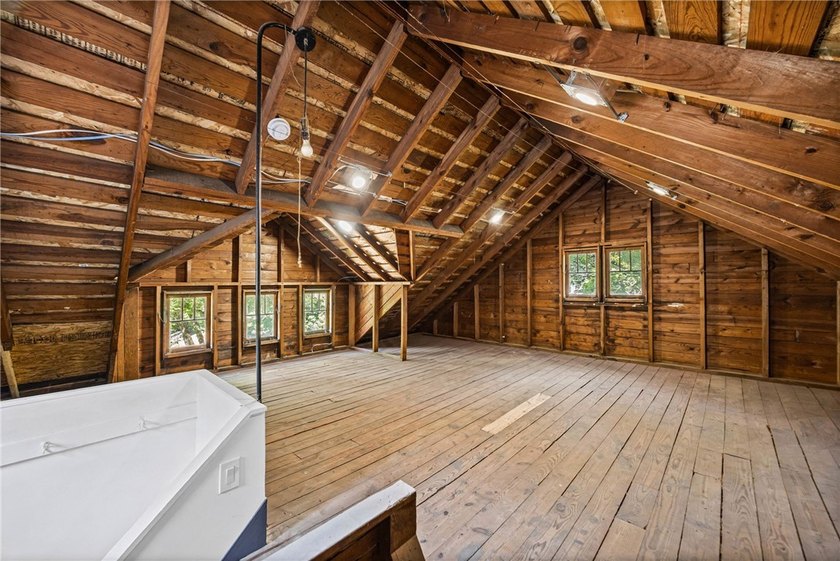 Completely renovated 3-bedroom, 2 full bath home offering - photo 30