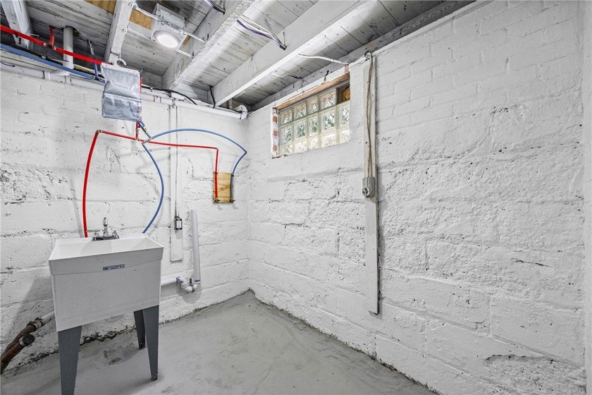 Completely renovated 3-bedroom, 2 full bath home offering - photo 32