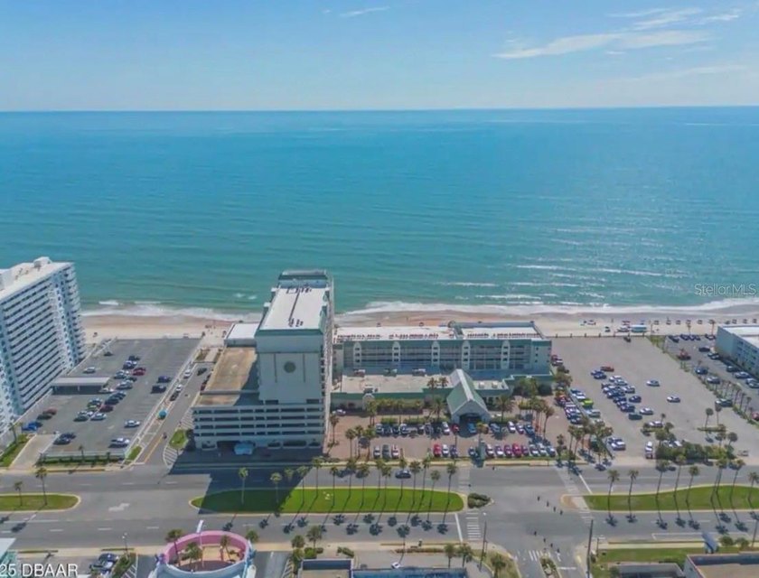 A beachside condotel in Daytona Beach offers the perfect blend - photo 3