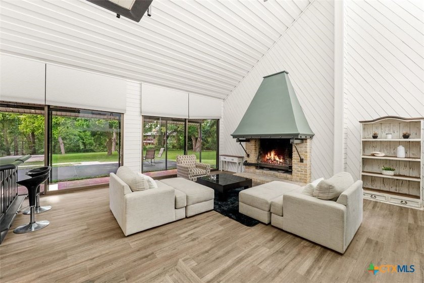 Exquisite O'Neil Ford, a prime example of mid-century Texas - photo 8