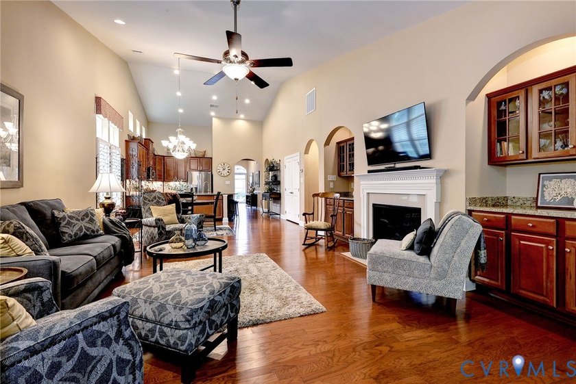 Welcome to 4211 Berry Square, tucked away on a quiet street in - photo 8
