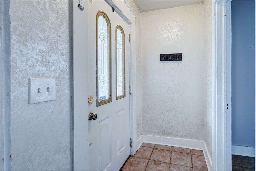 Don't miss this 3 bedroom, with office, 1.5 bath Colonial in the - photo 19