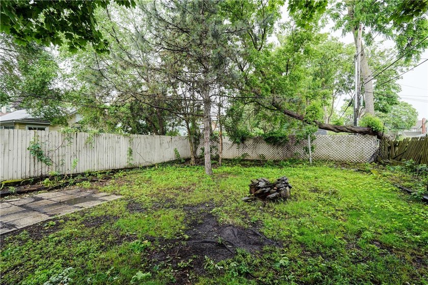 Don't miss this 3 bedroom, with office, 1.5 bath Colonial in the - photo 33
