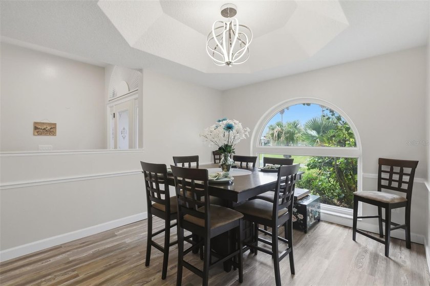 Located just minutes to the Beach or Intracoastal River in the - photo 8