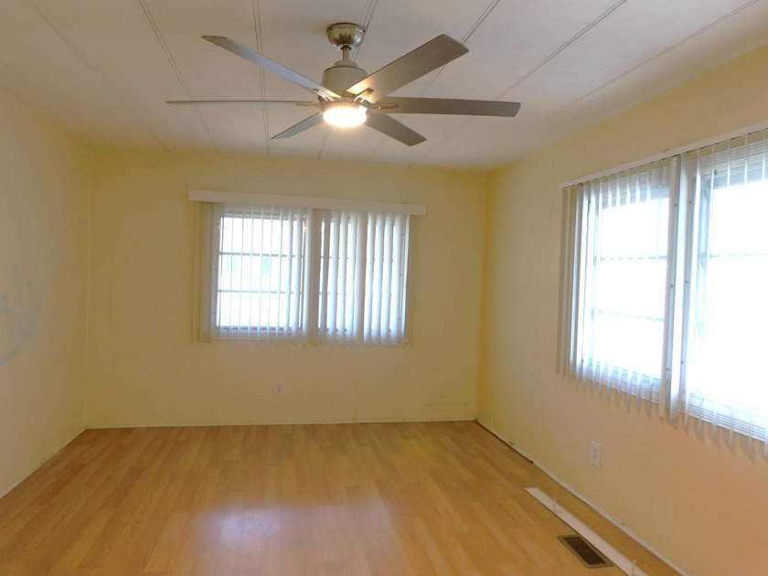 Priced to sell, this home offers a spacious and inviting layout - photo 11