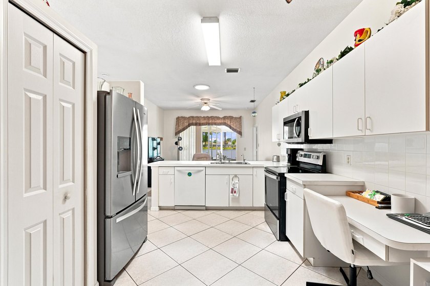 Welcome to this charming single-story residence located in Kings - photo 15