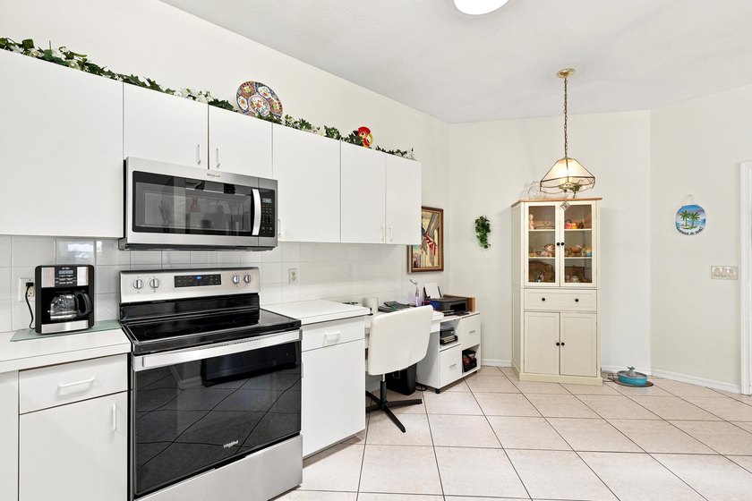 Welcome to this charming single-story residence located in Kings - photo 16