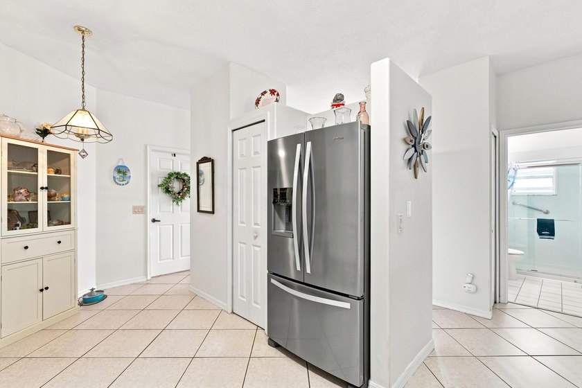 Welcome to this charming single-story residence located in Kings - photo 17