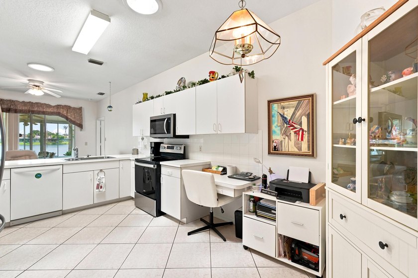 Welcome to this charming single-story residence located in Kings - photo 19
