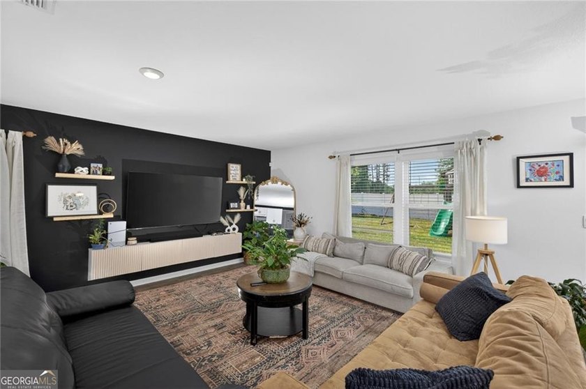LOVELY 4 BEDROOM HOME WITH VINYL FENCED BACKYARD. SPACIOUS - photo 21