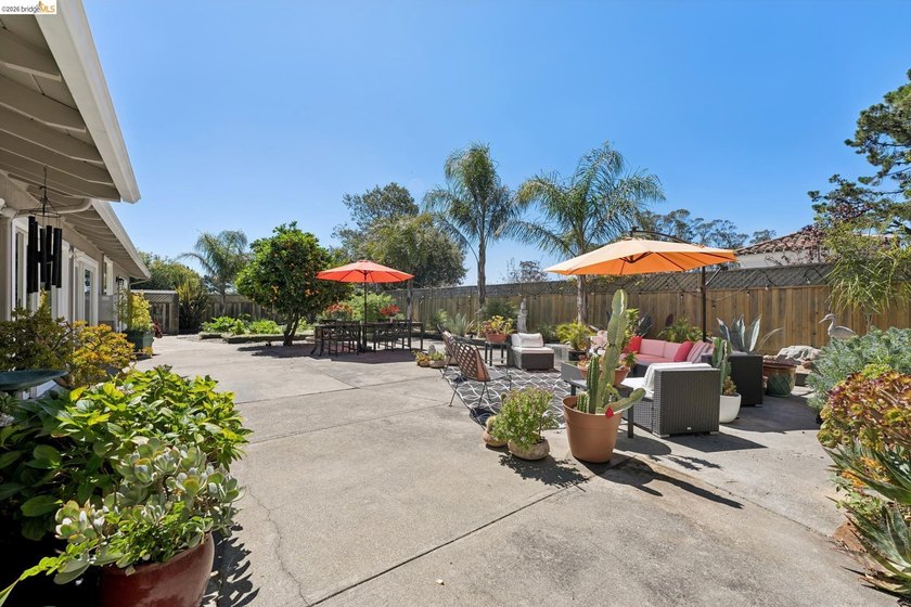 BT 7/20 11-1pm Parkridge Estates Modern Ranch Oasis. Once in a - photo 24