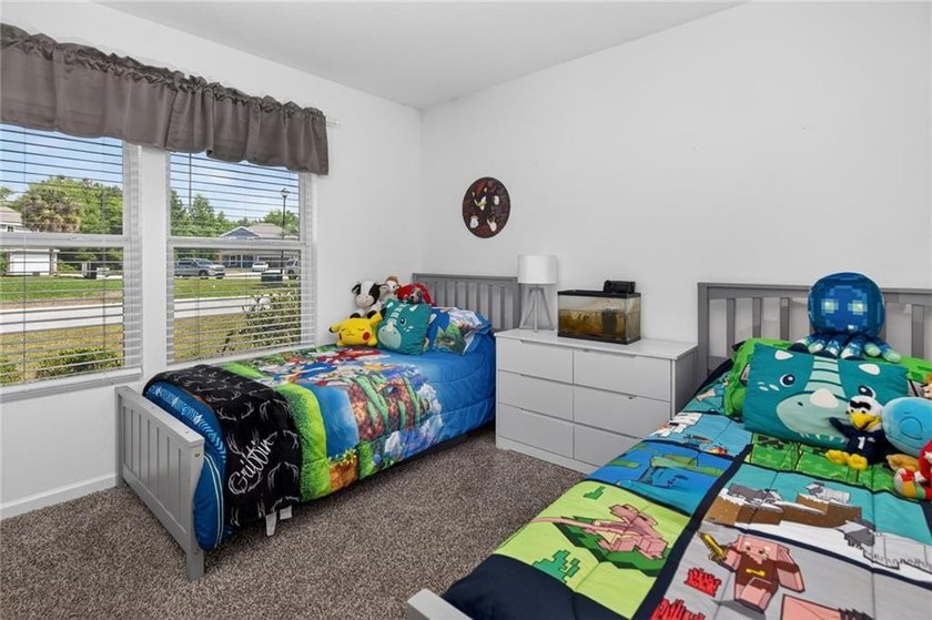 LOVELY 4 BEDROOM HOME WITH VINYL FENCED BACKYARD. SPACIOUS - photo 35