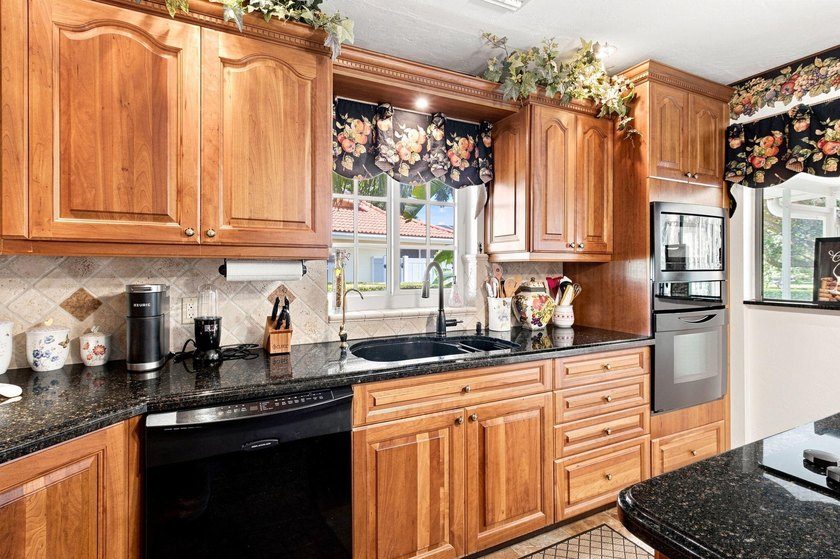 This can be your next palace on the greens - Palm-Aire living - photo 24