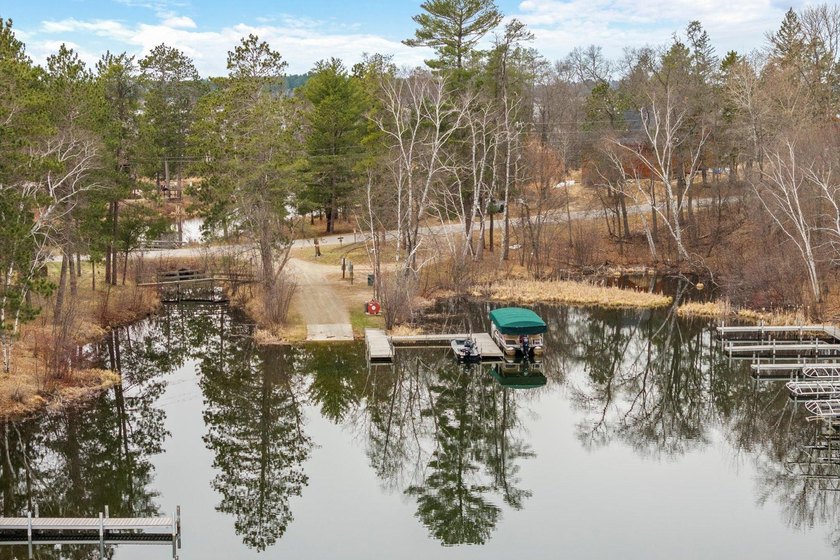 Discover Cottage 2 at Boyd Lodge, the embodiment of refined - photo 32
